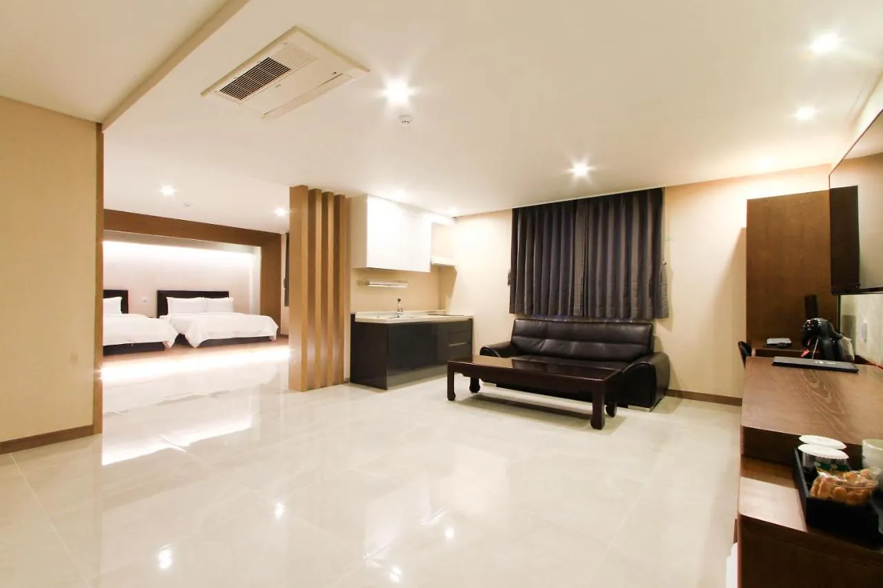The King Hotel Busan 2*,